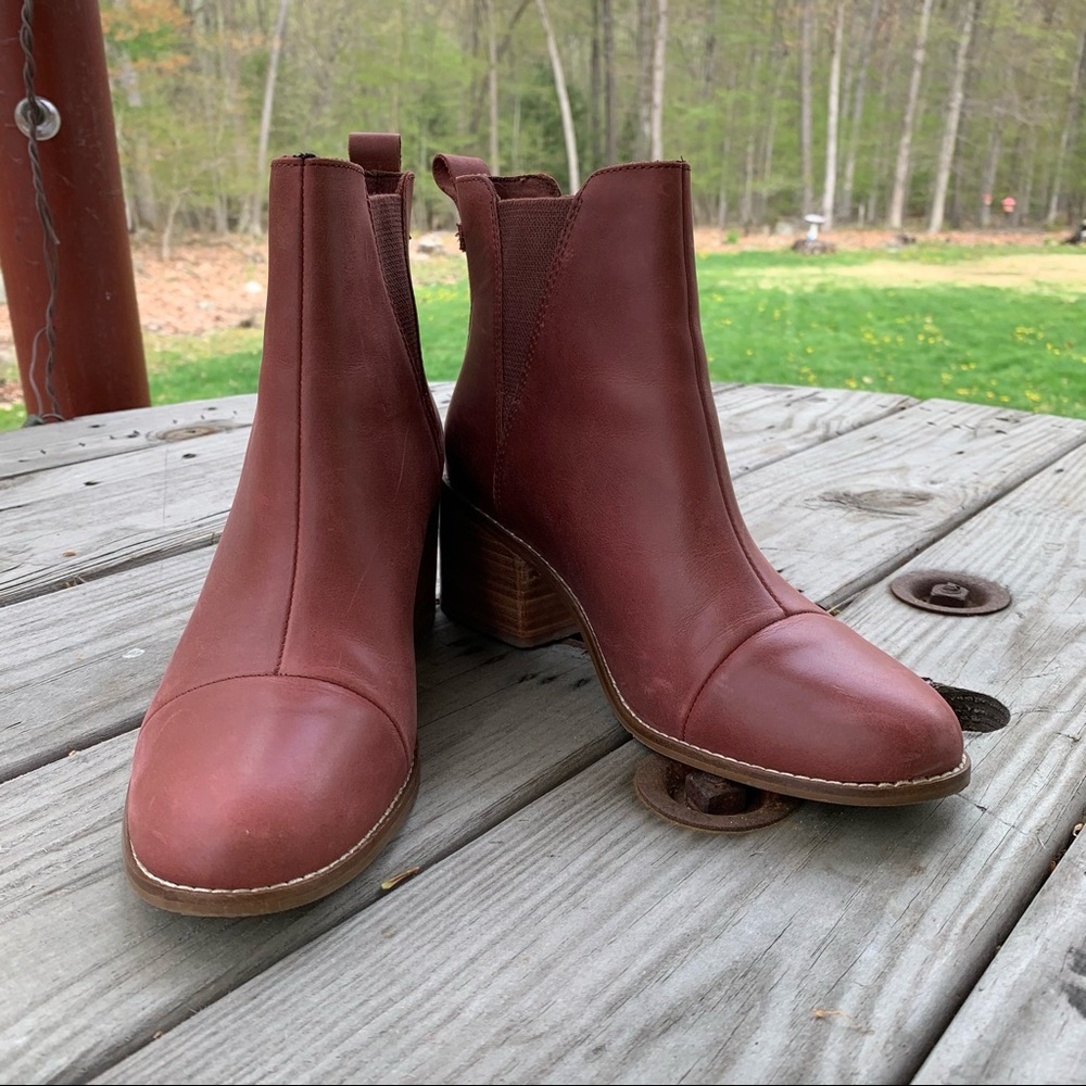 Toms red leather heel boot